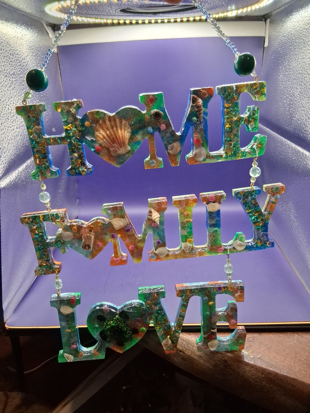 HOME FAMILY LOVE Resin Hanging Wall Art - Multicolor